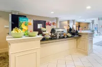 Quality Suites Sherman - breakfast
