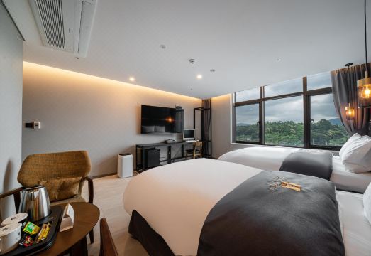 에이원 호텔의 편안한 침실 전경