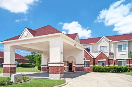 Econo Lodge Inn & Suites Mesquite - Dallas East Отели в г. Мескит