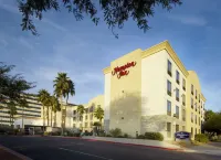Hampton Inn Phoenix-Biltmore Hotels in der Nähe von Camelback Mountain