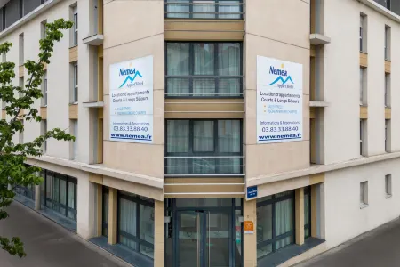 Nemea Appart Hotel Home Suite Nancy Centre Отели рядом с достопримечательностью «Basilique Notre-Dame-de-Lourdes»