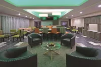 La Quinta Inn & Suites by Wyndham Paducah Hotels in Paducah