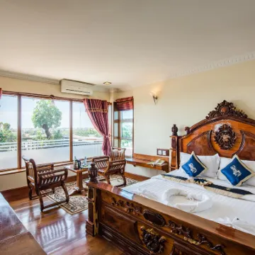 Seng Hout Hotel Hotels near Battambang