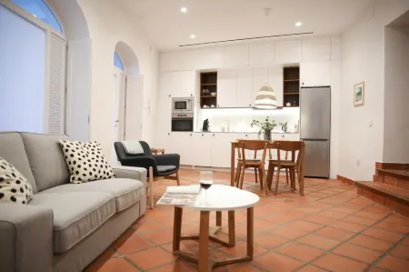 Casa Arcadia Отели рядом с достопримечательностью «Murallas del Castillo de la Judería»