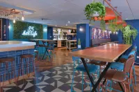 Travelodge Gatwick Airport Central - bar