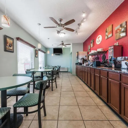 Super 8 by Wyndham Waco/Mall Area TX