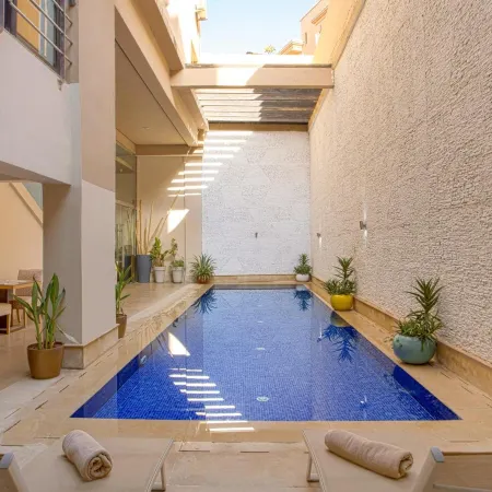 Yaad City Hotel