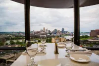 Radisson Hotel Cincinnati Riverfront - breakfast