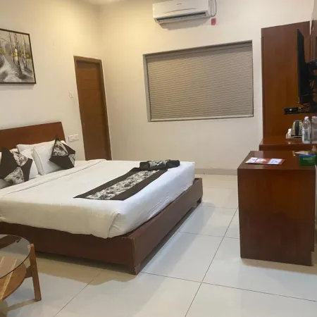 Mrugavani Resort & Spa Отели рядом с достопримечательностью «Оушен Парк»