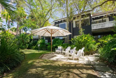 Emerald Inn on Takapuna Beach โรงแรมใกล้ชายหาด ทากาปูนา