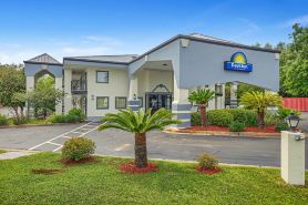 Days Inn by Wyndham Foley