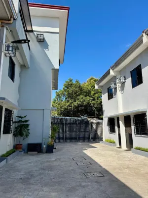 Sebastian’s Crib F Hotels near PHOEBE HOUSE