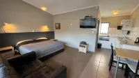 Central Court Motel
