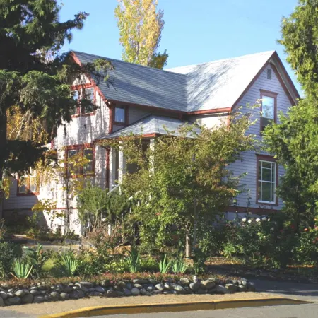 Arden Forest Inn