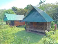 Quirquincho House Hotels in Tambopata