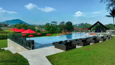 ASTON Serang Hotel & Convention Center فنادق في Tanara