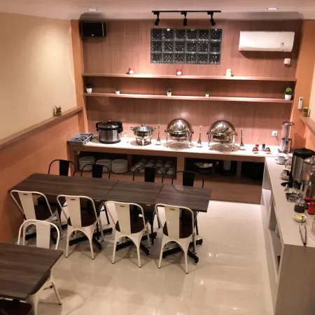 Lcr Hotel