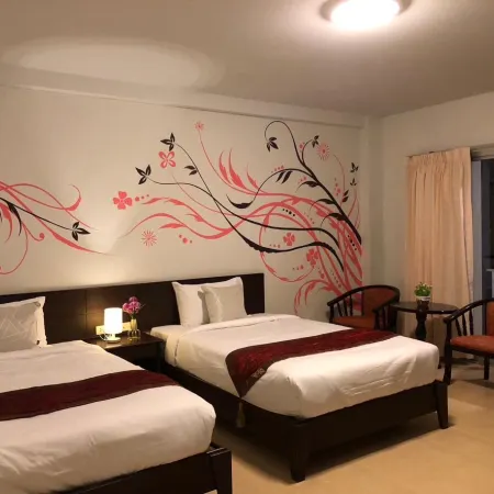Naka Guest House Отели рядом с достопримечательностью «Кафе с тайской кухней»
