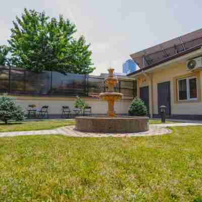 City Hotel Hotel Exterior