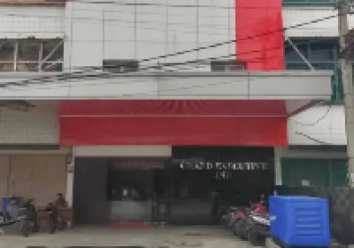 RedDoorz Plus @ Jalan Letda Sujono Medan 2 Hotels near Lapangan Serbaguna Unimed