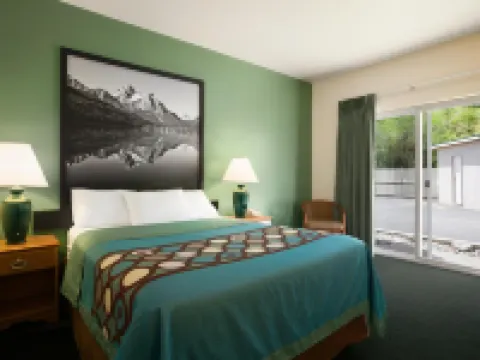 Super 8 by Wyndham Salmon Hotels in Lemhi County