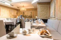 Hotel Goldener Löwe - breakfast