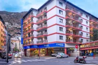 瑟拉斯柯絲莫斯公寓飯店 Sola Irrigation Canal Trail附近的飯店