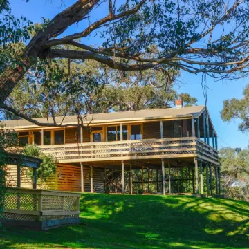 Iluka Retreat Glamping Village & Group Lodge Accommodation
