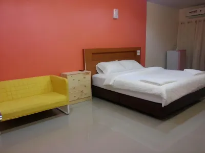 Lemon Home Hotels near Giant Raintree (Monkey Pod Tree)