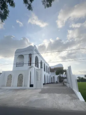 HANAYA Living House Pacitan Hoteller i Ploso