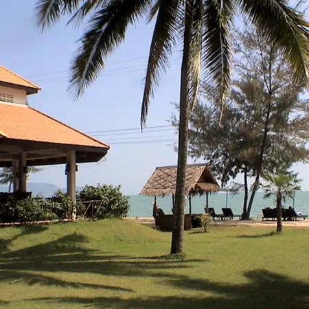 Coral Hotel Bangsaphan