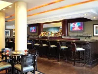 DoubleTree by Hilton Denver-Aurora - bar