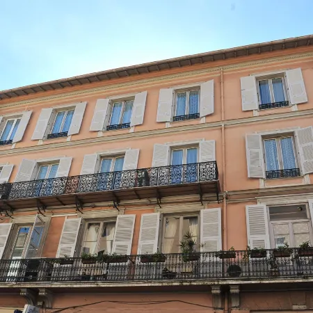Hôtel Louvia