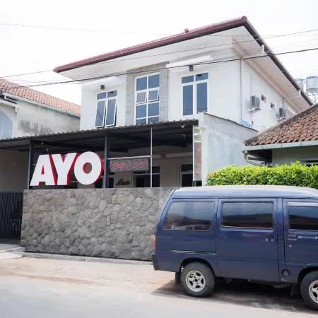 Alice's Homestay Near Unej, Stasiun and Alun-Alun Syariah