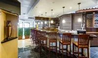 Monte Carlo Inn Airport Suites - Baarit