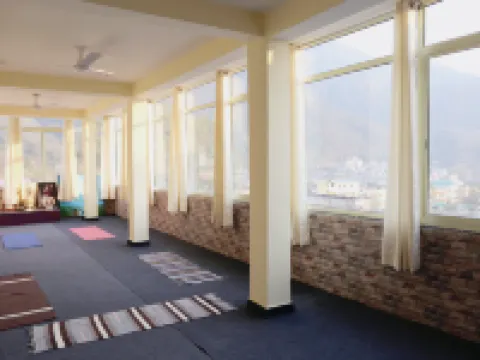 Tapovan New Residency - 5 Minutes Walk to Laxman Jhula Hotels in Pauri Garhwal