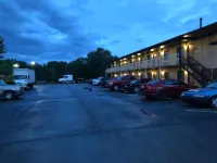Motor Inns of America - Parkplatz
