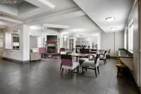 Baymont by Wyndham College Station - piscina