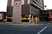 DoubleTree by Hilton Hotel & Conference Centre Regina Hotels near Wascana Centre Park
