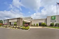 Spark by Hilton Akron Fairlawn - Gym