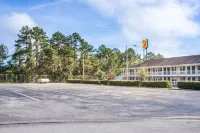 Super 8 by Wyndham Monticello Hotels in Monticello