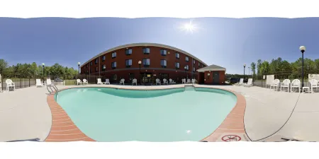 Holiday Inn Express & Suites SUFFOLK by IHG