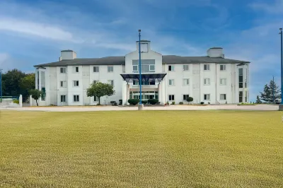 Baymont by Wyndham Kingdom City America's National Churchill Museum附近的飯店