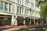 The Nines, a Luxury Collection Hotel, Portland のホテル