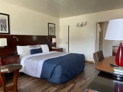 Travelers Beach Inn