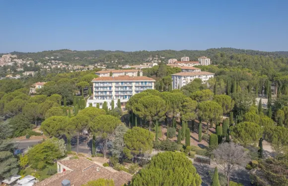 勒馬斯克萊梅麗爾酒店