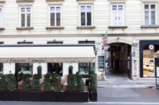 Tesla Boutique Apartments & Rooms