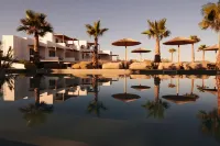 Seesoo Paros Beachfront Luxury Hideaway - فطور