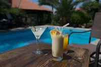 Avanti Hotel & Convention Center - Pools
