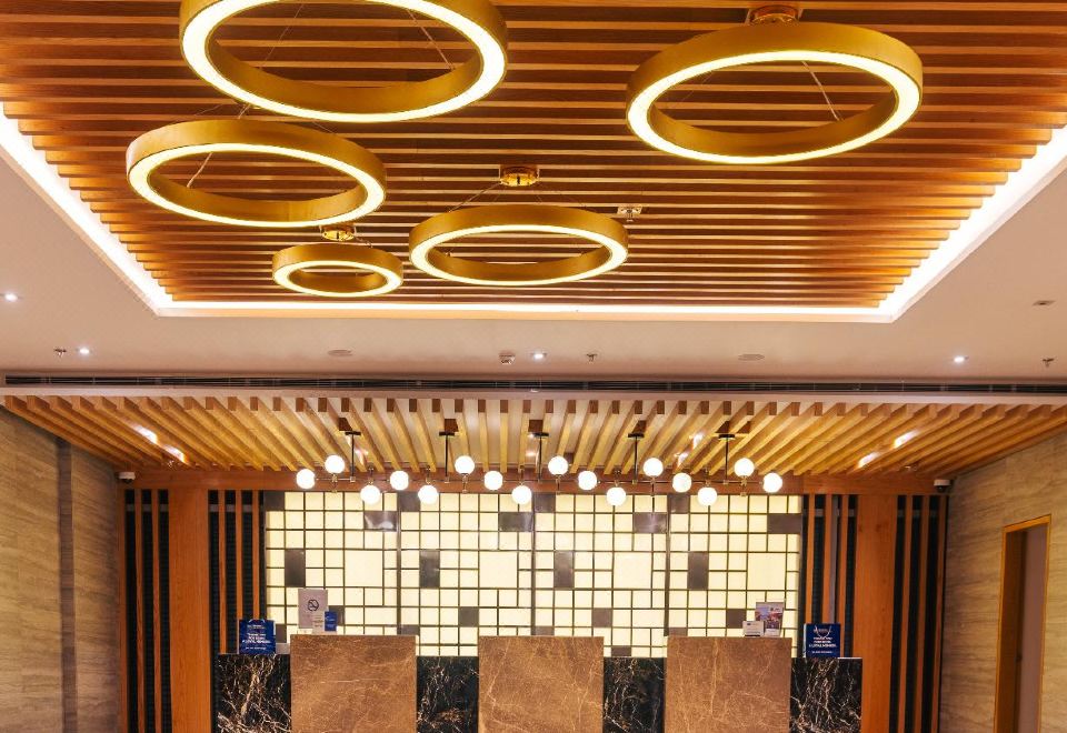 베스트 웨스턴 헤리티지의 고급스러운 로비나 휴식 공간